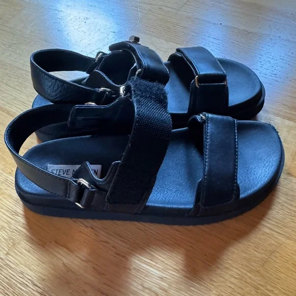 Steve Madden Mona Black Strap Sandal - Picture 2 of 7
